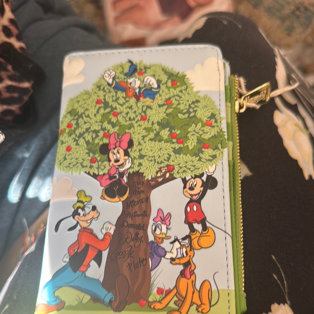 Cute Booty Lounge Disney Character Wallet - Multicolor
